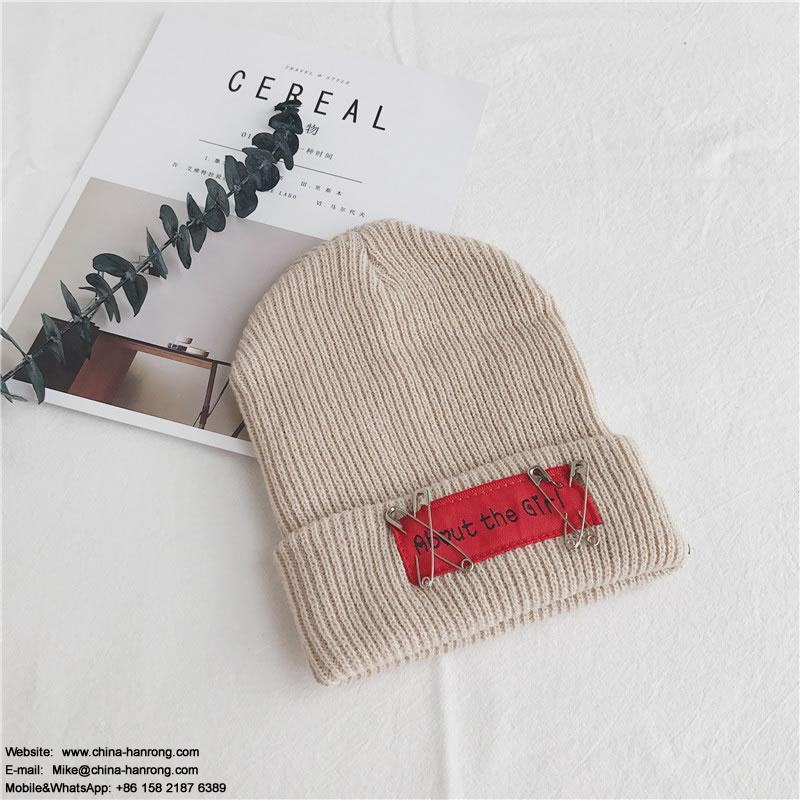 Milan Fashion Sweater Applique Letter Printing Beautiful Knitted Cap For Men and Women
