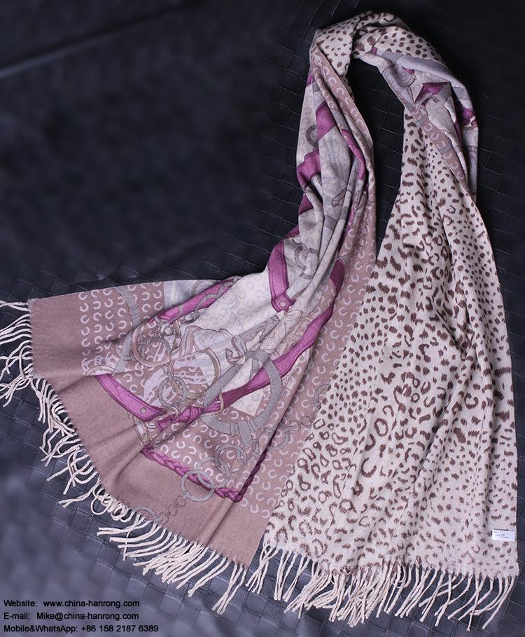 Hanrong Brand Double Sided Printed Leopard and Chains Printed Ladies Keep Warm Cashmere Shawl Scarf